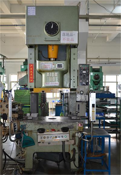 4、110T單點順?biāo)蜎_壓機1.JPG