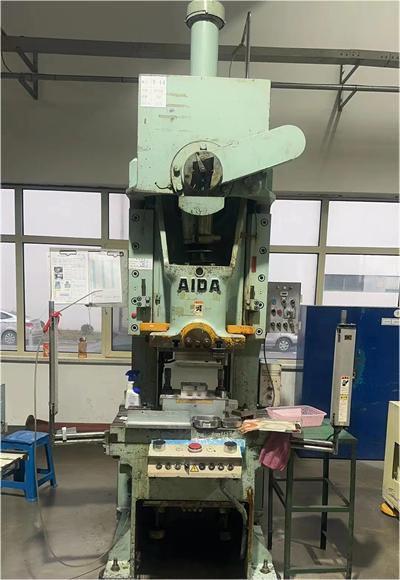 9、75T單發(fā)沖壓機.jpg